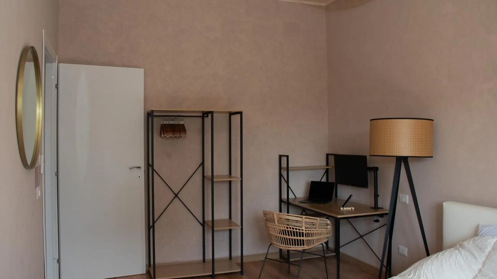 Funny House By M Apartment Rome 0*,